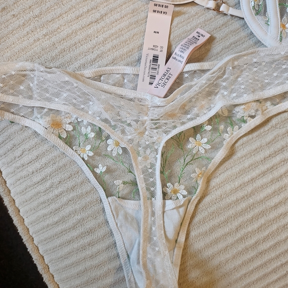 Victoria's Secret Daisy Chain Embroidery Balconette Bra & Thong Panty Set - Picture 4 of 6
